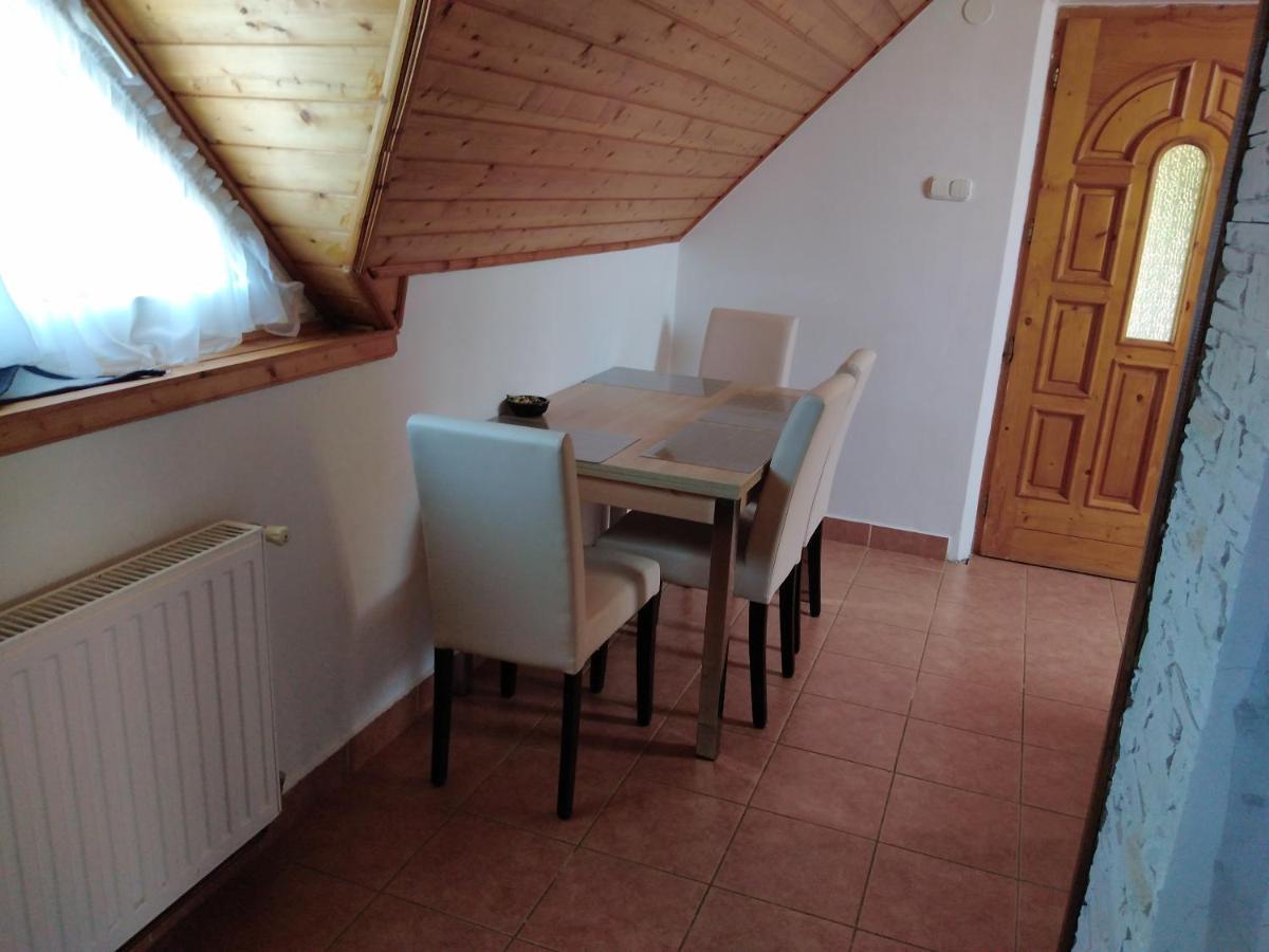 Rozsadomb Apartman ザラカロシュ エクステリア 写真