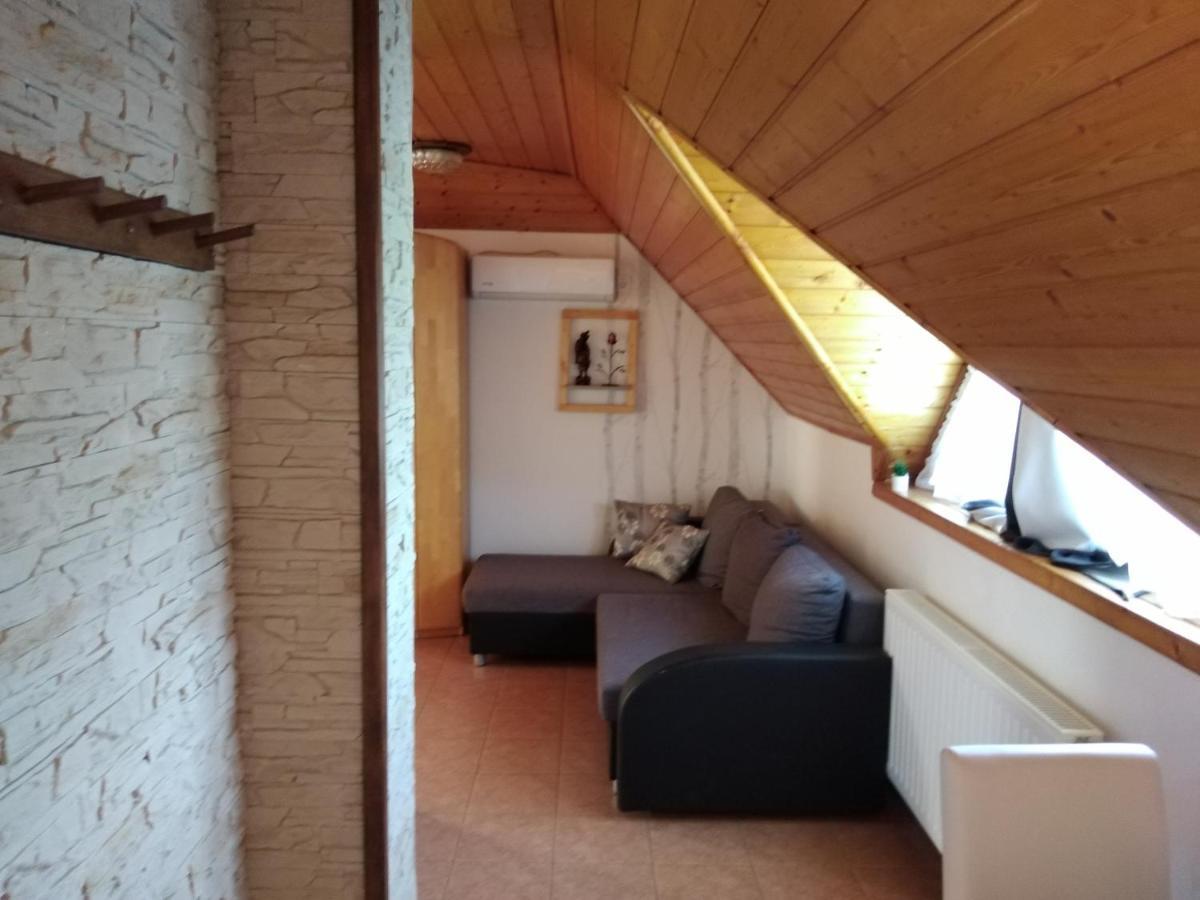 Rozsadomb Apartman ザラカロシュ エクステリア 写真