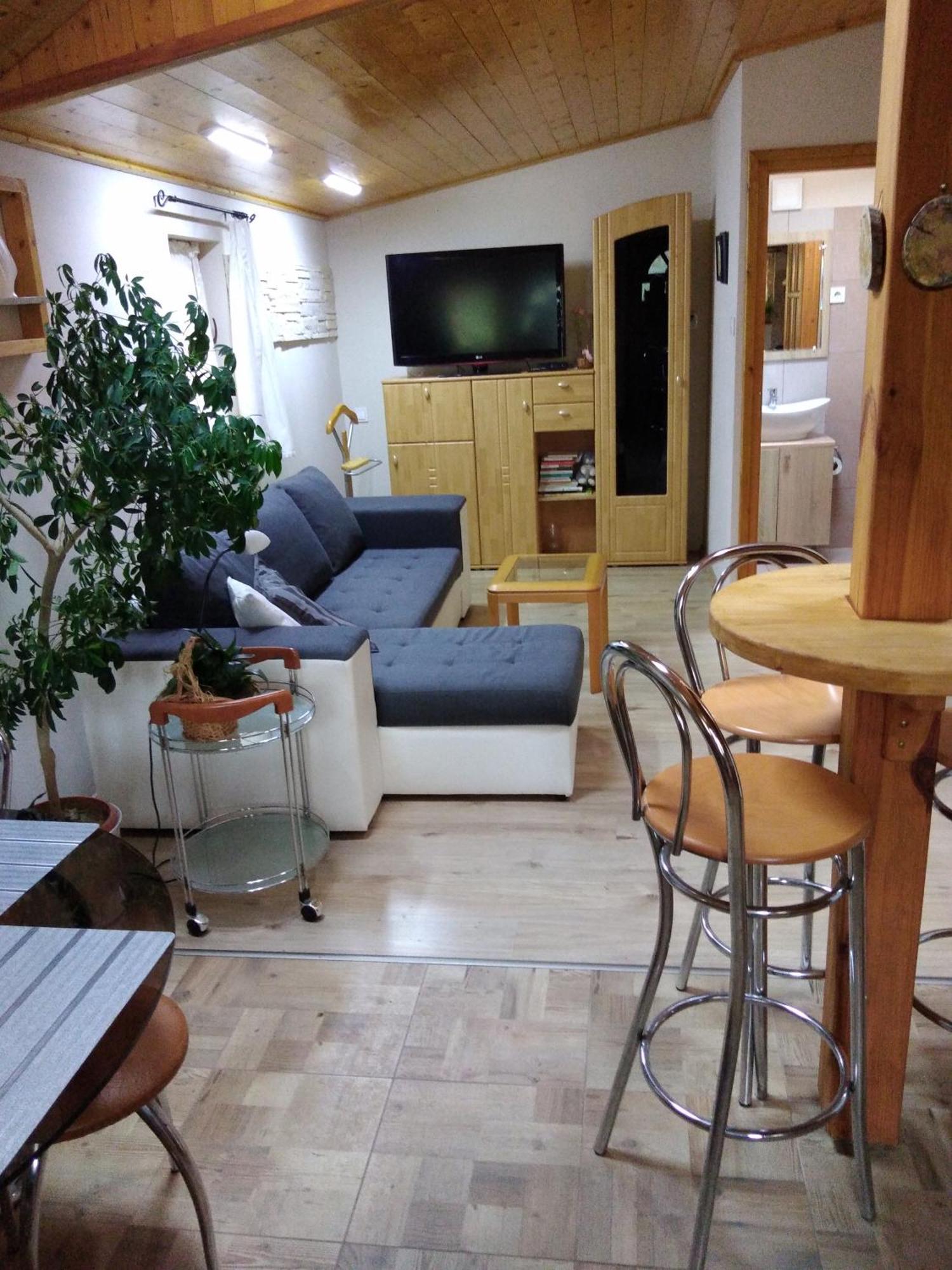 Rozsadomb Apartman ザラカロシュ エクステリア 写真