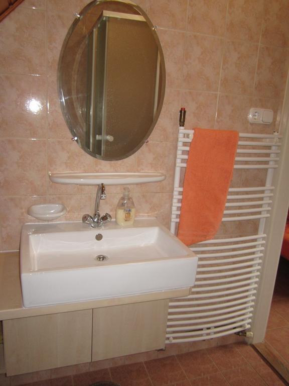 Rozsadomb Apartman ザラカロシュ エクステリア 写真